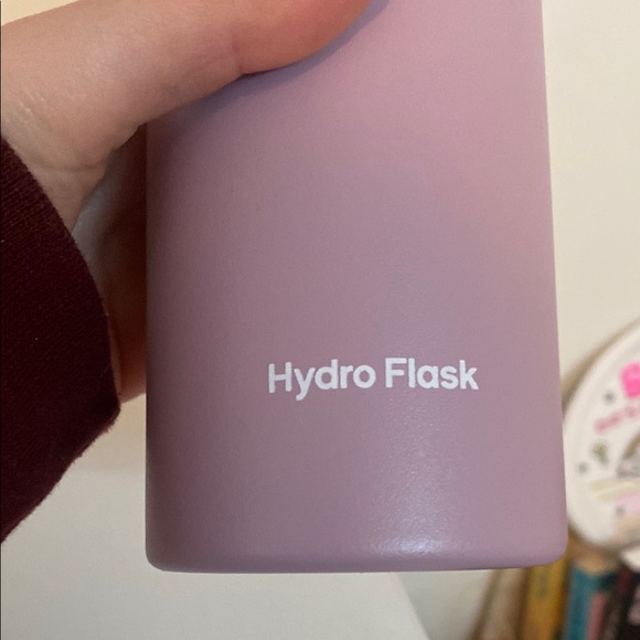NWOT Hydro Flask - Picture 4 of 8